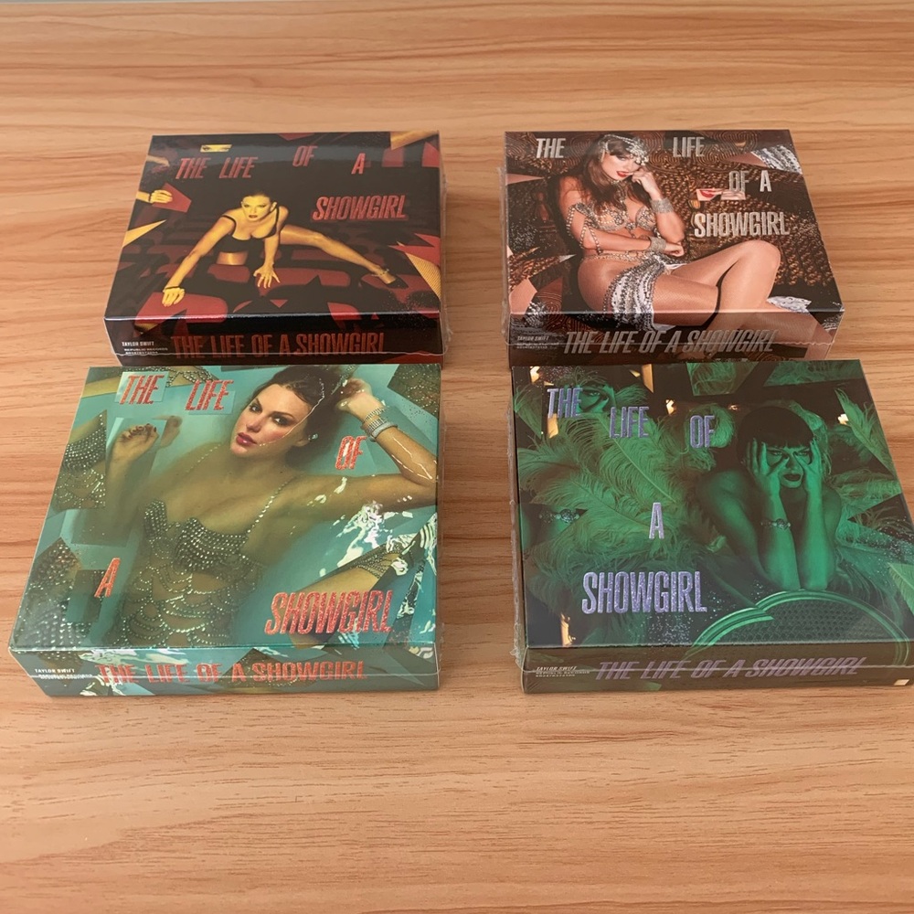 Taylor Swift - The  Life of a Showgirl Deluxe Albums (set of 4)